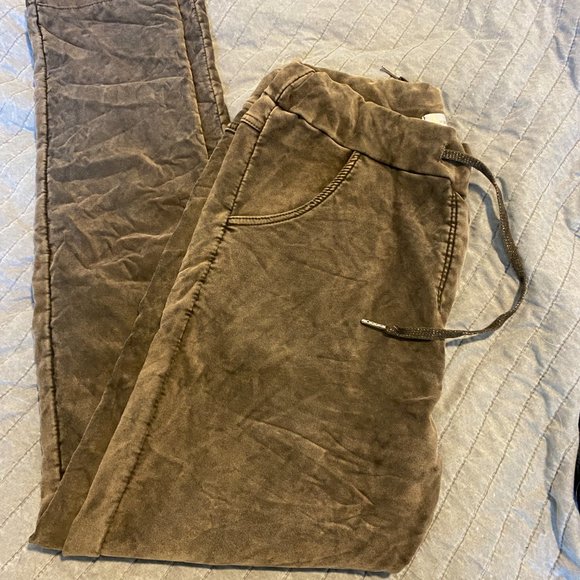 The Porter Collective Size Large Lot Bundle of 2 - Picture 2 of 7